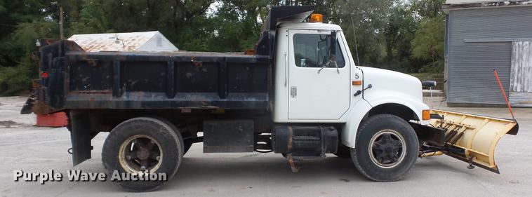 image for item DA0861 1992 International 4700 dump truck