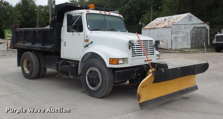 image for item DA0861 1992 International 4700 dump truck