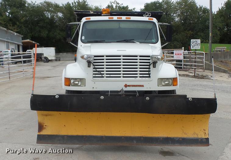 image for item DA0861 1992 International 4700 dump truck