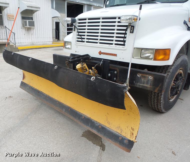 image for item DA0861 1992 International 4700 dump truck