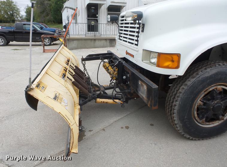 image for item DA0861 1992 International 4700 dump truck