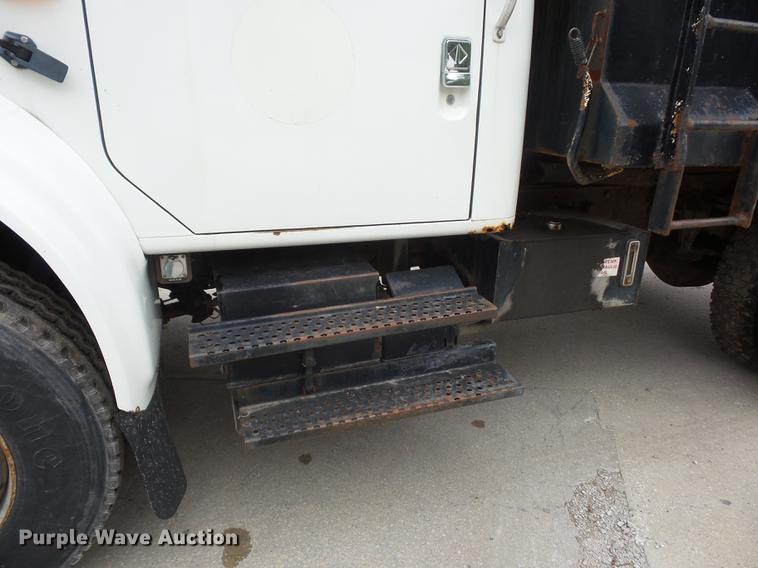 image for item DA0861 1992 International 4700 dump truck