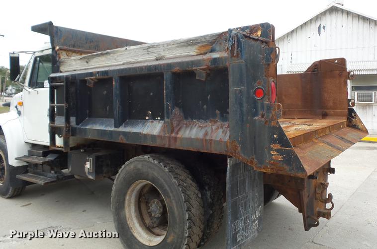 image for item DA0861 1992 International 4700 dump truck