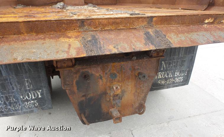 image for item DA0861 1992 International 4700 dump truck