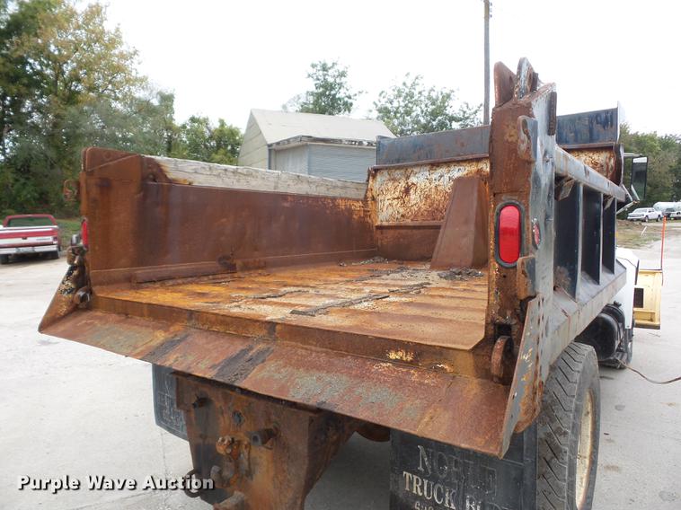 image for item DA0861 1992 International 4700 dump truck