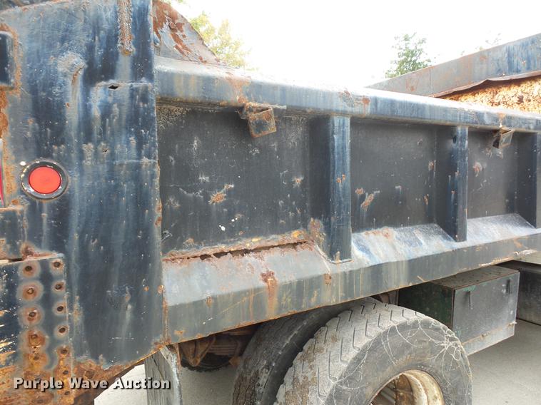 image for item DA0861 1992 International 4700 dump truck
