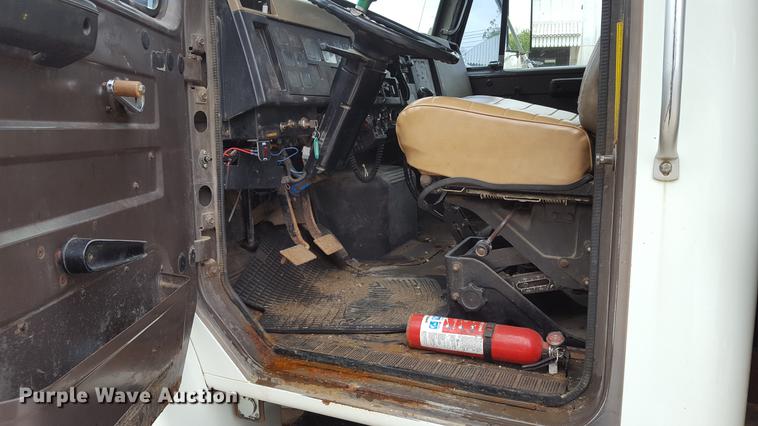 image for item DA0861 1992 International 4700 dump truck