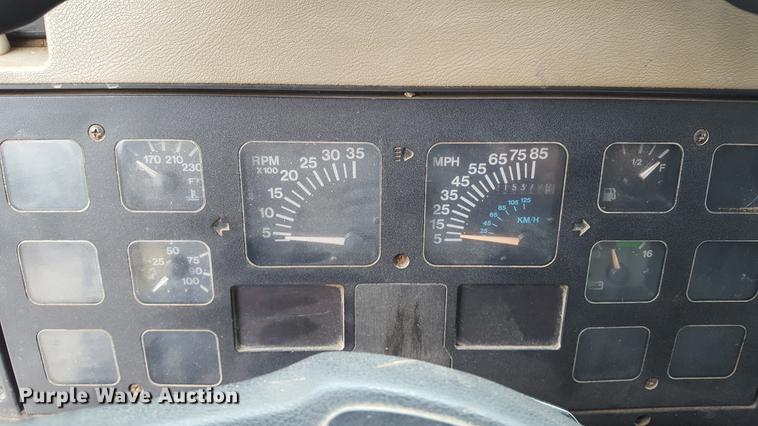 image for item DA0861 1992 International 4700 dump truck