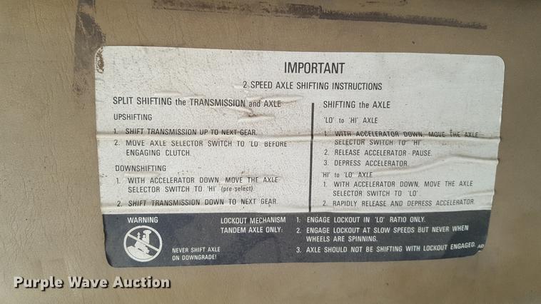 image for item DA0861 1992 International 4700 dump truck