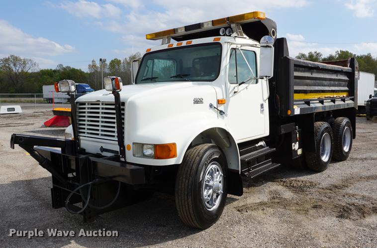 image for item DA1263 2000 International F4900 dump truck