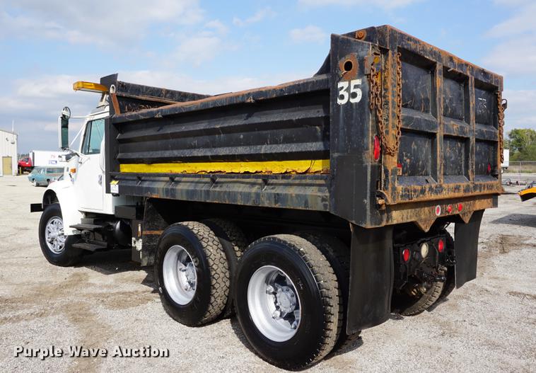 image for item DA1263 2000 International F4900 dump truck