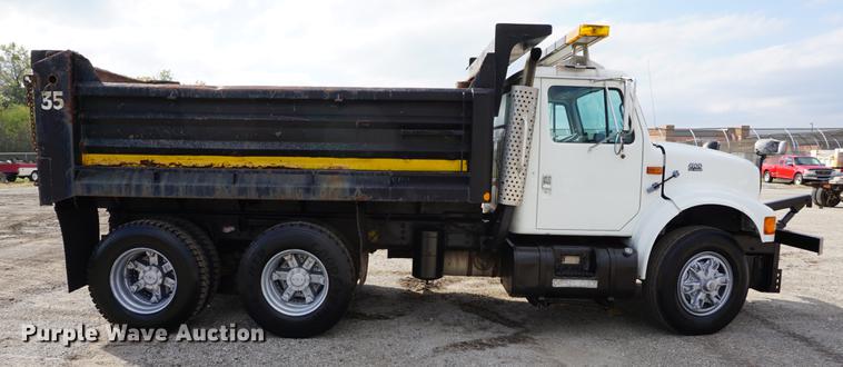 image for item DA1263 2000 International F4900 dump truck