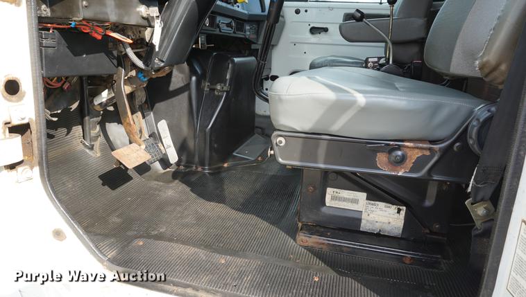 image for item DA1263 2000 International F4900 dump truck