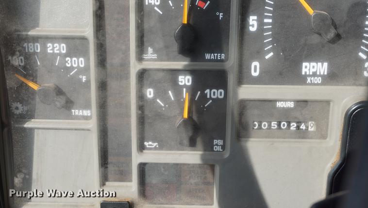 image for item DA1263 2000 International F4900 dump truck