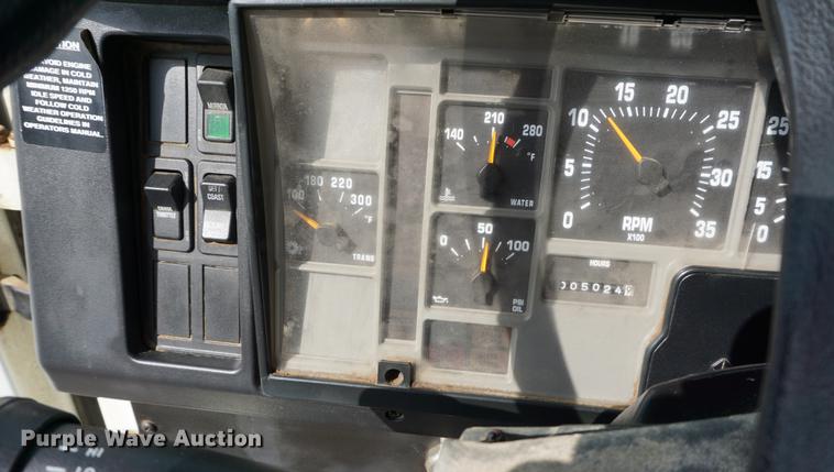 image for item DA1263 2000 International F4900 dump truck