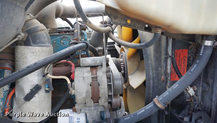 image for item DA1263 2000 International F4900 dump truck