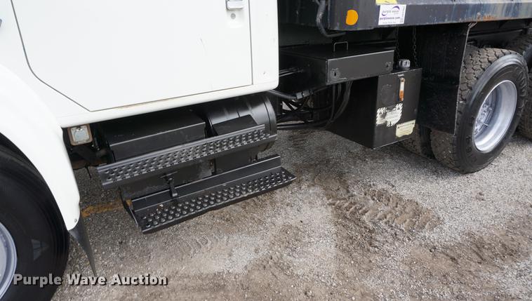 image for item DA1263 2000 International F4900 dump truck