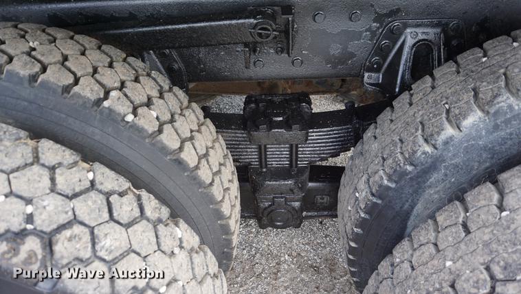 image for item DA1263 2000 International F4900 dump truck