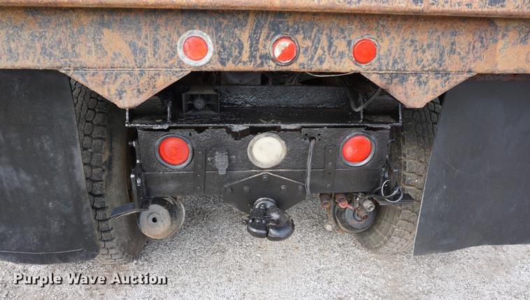 image for item DA1263 2000 International F4900 dump truck