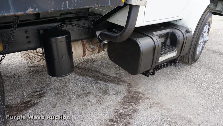 image for item DA1263 2000 International F4900 dump truck