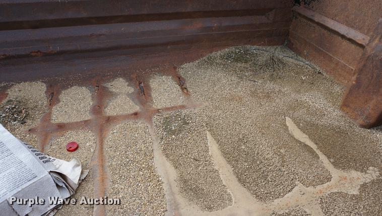 image for item DA1263 2000 International F4900 dump truck