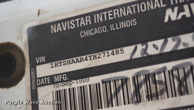 image for item DA1263 2000 International F4900 dump truck