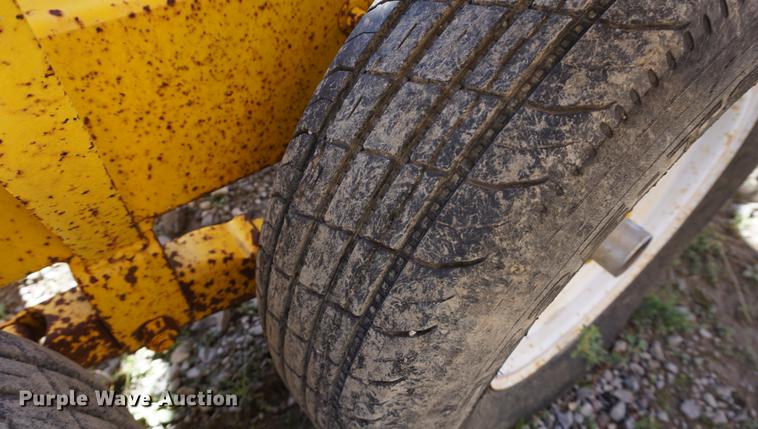 image for item DA1266 2006 Sweetwater line tamer trailer