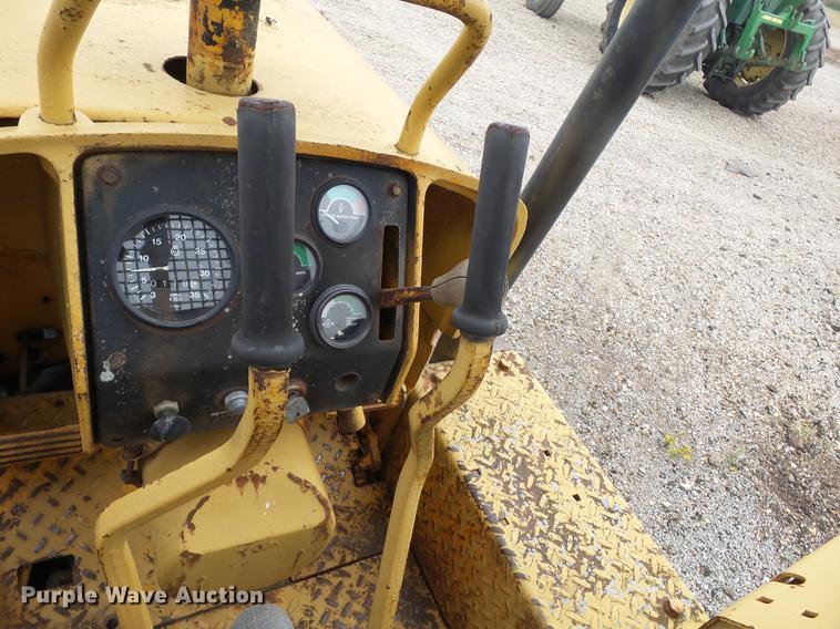 image for item DA2419 1976 John Deere 350CE dozer