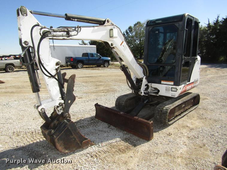 image for item DA3184 2002 Bobcat 331D compact excavator