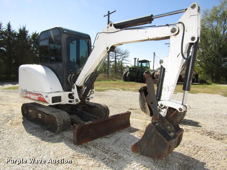 image for item DA3184 2002 Bobcat 331D compact excavator
