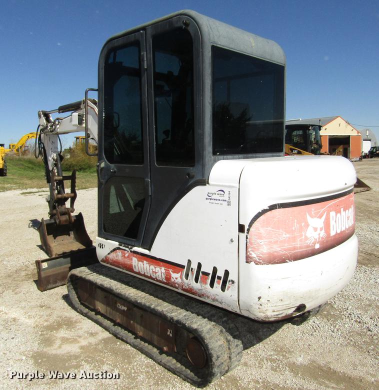 image for item DA3184 2002 Bobcat 331D compact excavator