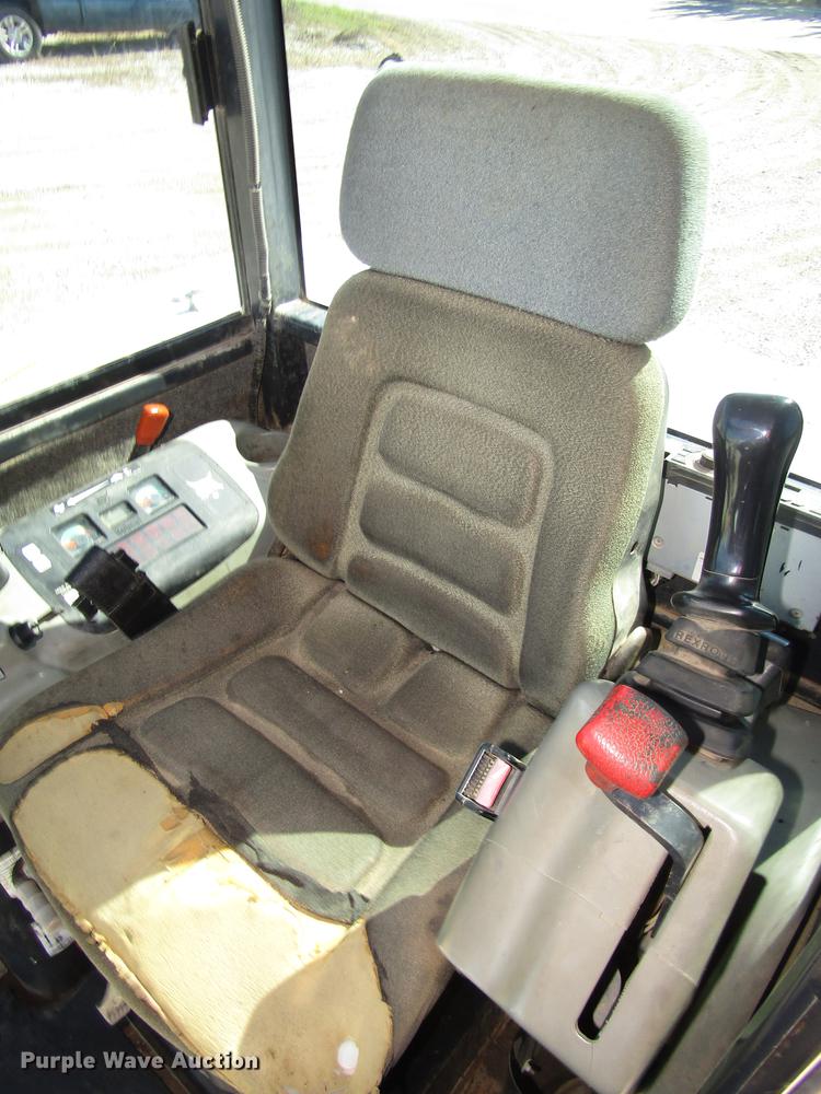 image for item DA3184 2002 Bobcat 331D compact excavator