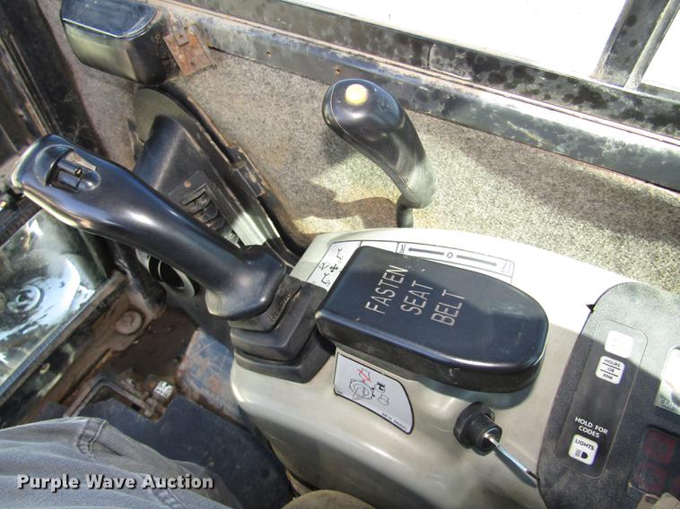 image for item DA3184 2002 Bobcat 331D compact excavator