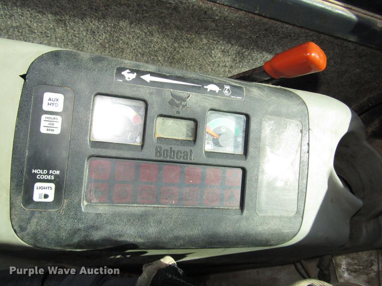 image for item DA3184 2002 Bobcat 331D compact excavator