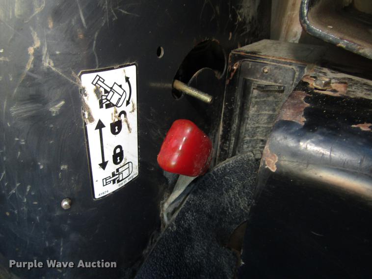 image for item DA3184 2002 Bobcat 331D compact excavator