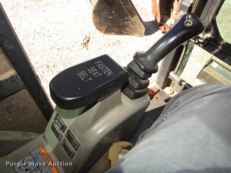 image for item DA3184 2002 Bobcat 331D compact excavator