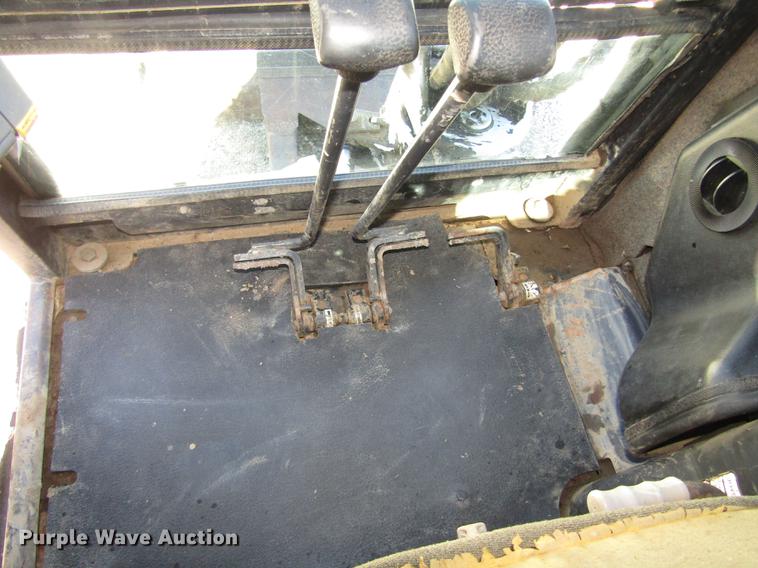 image for item DA3184 2002 Bobcat 331D compact excavator