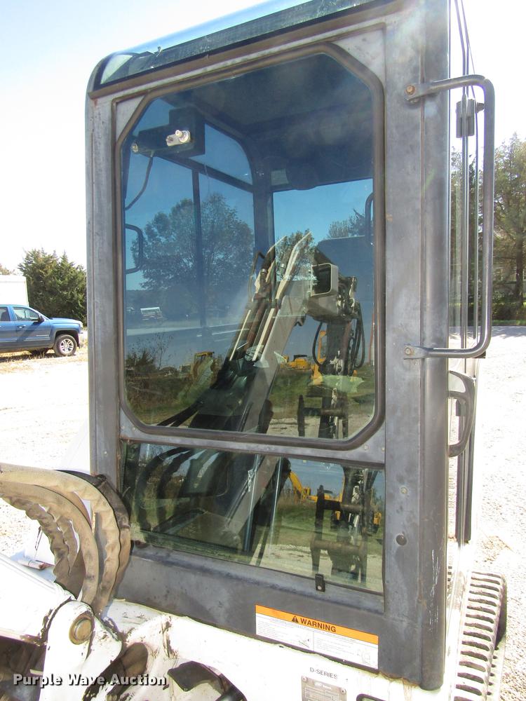 image for item DA3184 2002 Bobcat 331D compact excavator