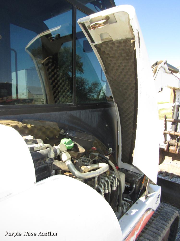 image for item DA3184 2002 Bobcat 331D compact excavator