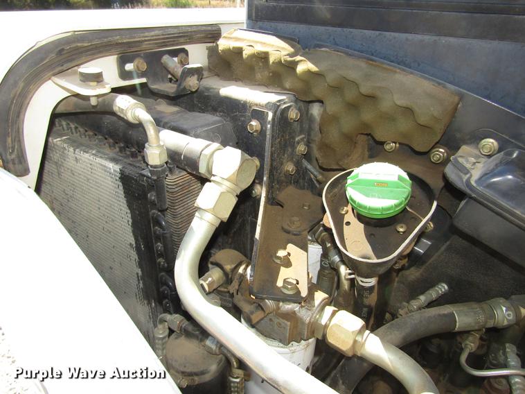 image for item DA3184 2002 Bobcat 331D compact excavator