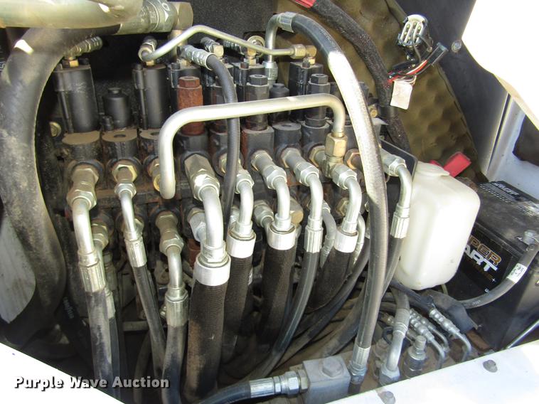 image for item DA3184 2002 Bobcat 331D compact excavator