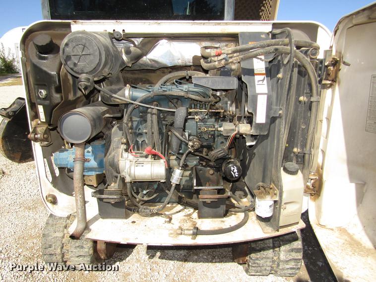 image for item DA3184 2002 Bobcat 331D compact excavator