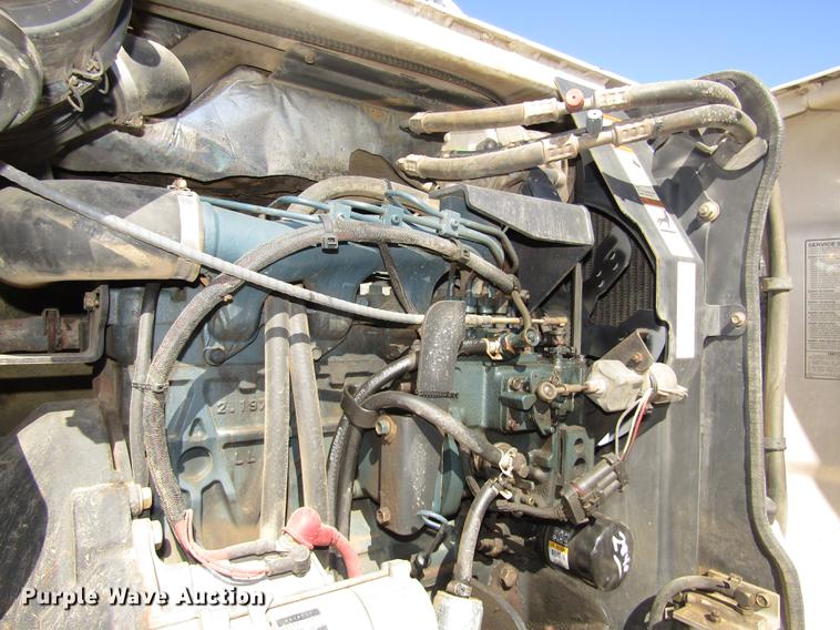 image for item DA3184 2002 Bobcat 331D compact excavator