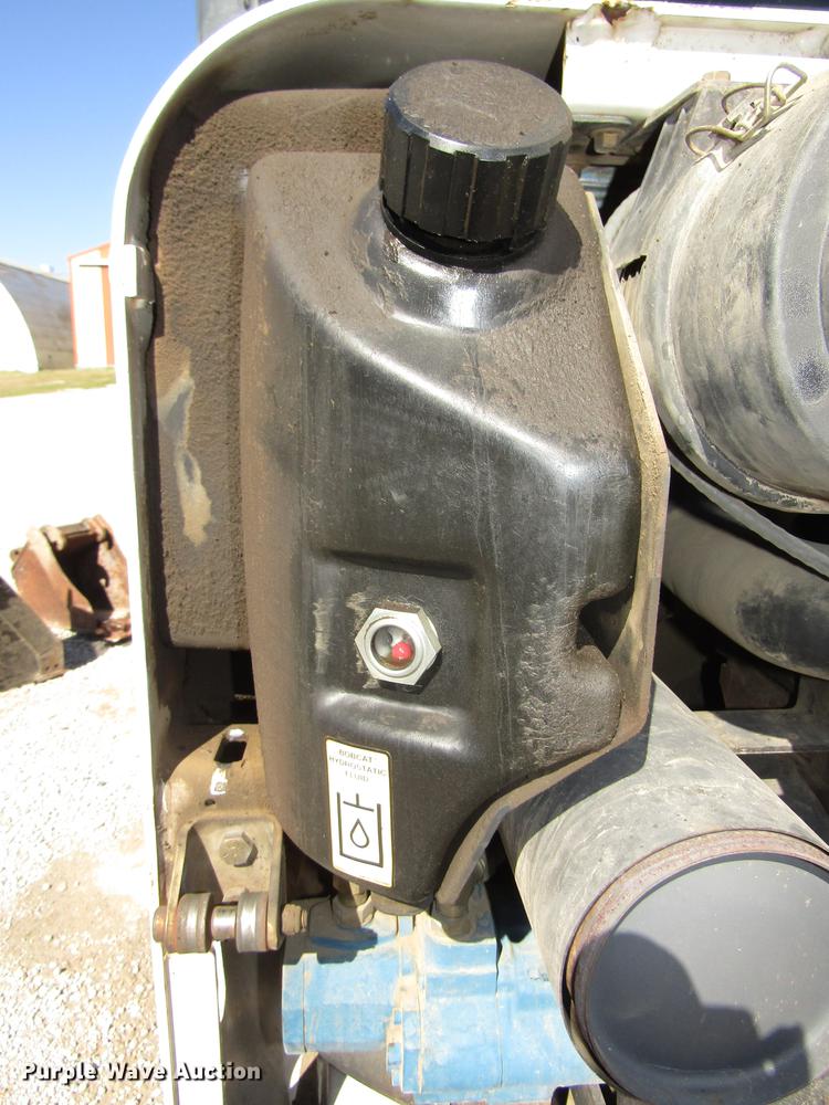 image for item DA3184 2002 Bobcat 331D compact excavator