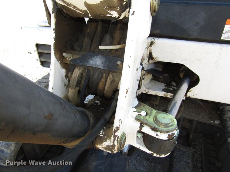 image for item DA3184 2002 Bobcat 331D compact excavator