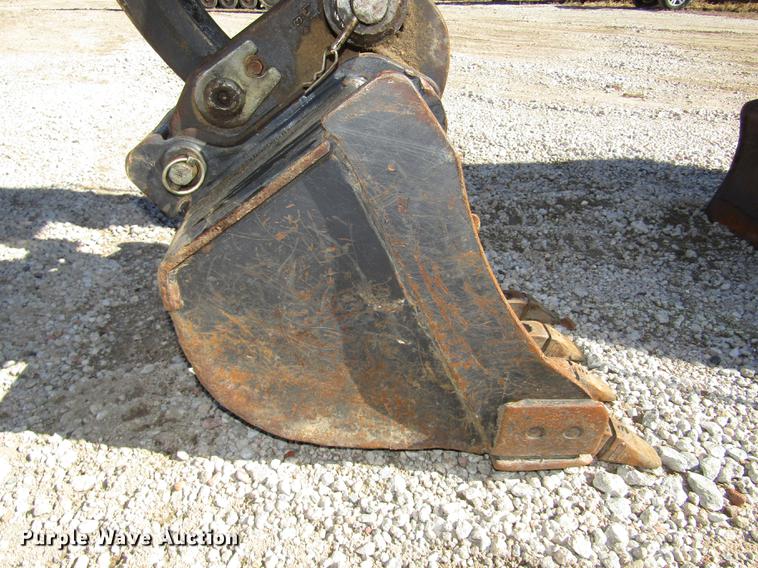 image for item DA3184 2002 Bobcat 331D compact excavator