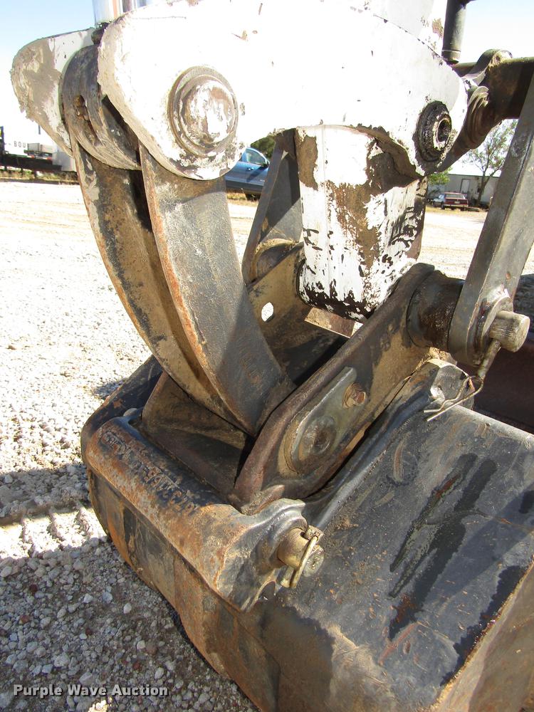 image for item DA3184 2002 Bobcat 331D compact excavator