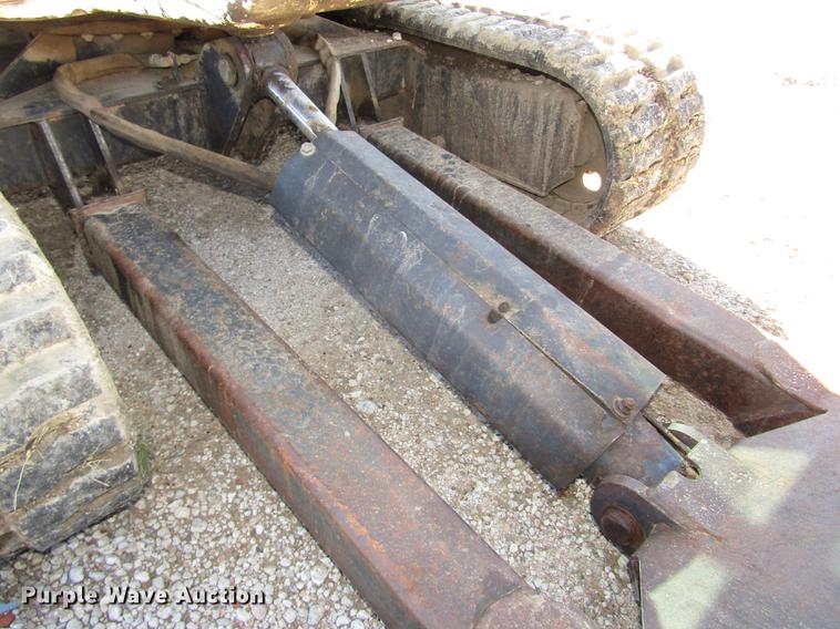 image for item DA3184 2002 Bobcat 331D compact excavator