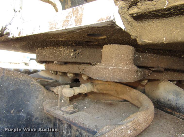 image for item DA3184 2002 Bobcat 331D compact excavator