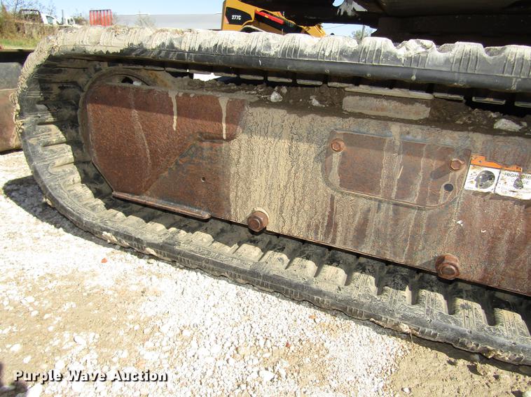 image for item DA3184 2002 Bobcat 331D compact excavator